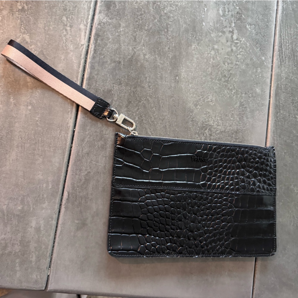 Prune black clutch